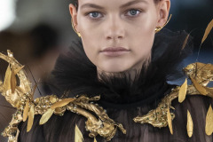 Schiaparelli Haute Couture SS 2022
Paris Fashion Week January 2022
